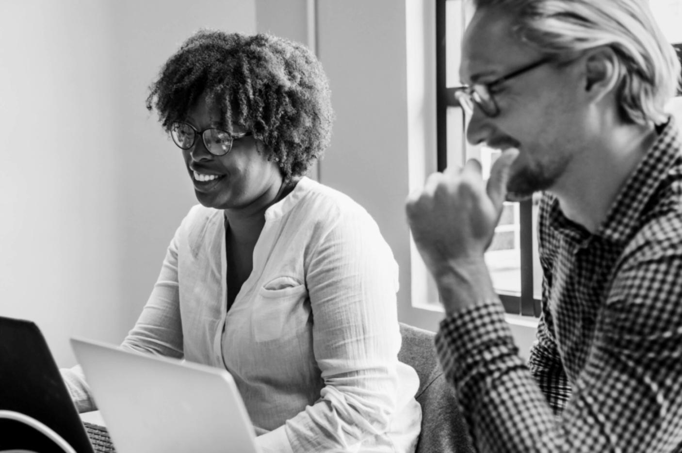 Interaktive Webinar-Sitzung zur Unternehmensübernahme mit praktischen Beispielen